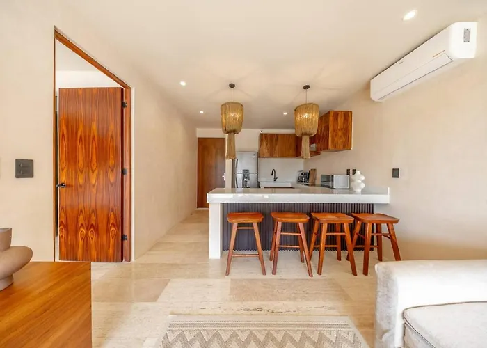 Modern 1br W Private Jacuzzi Pool Balcony