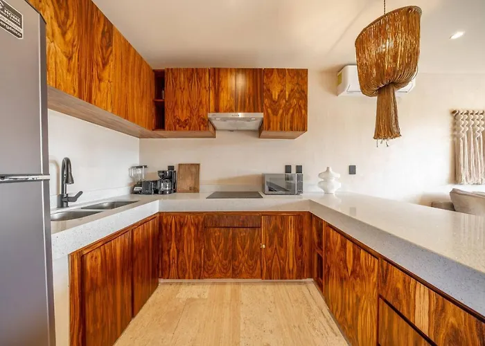 Modern 1br W Private Jacuzzi Pool Balcony Apartamento