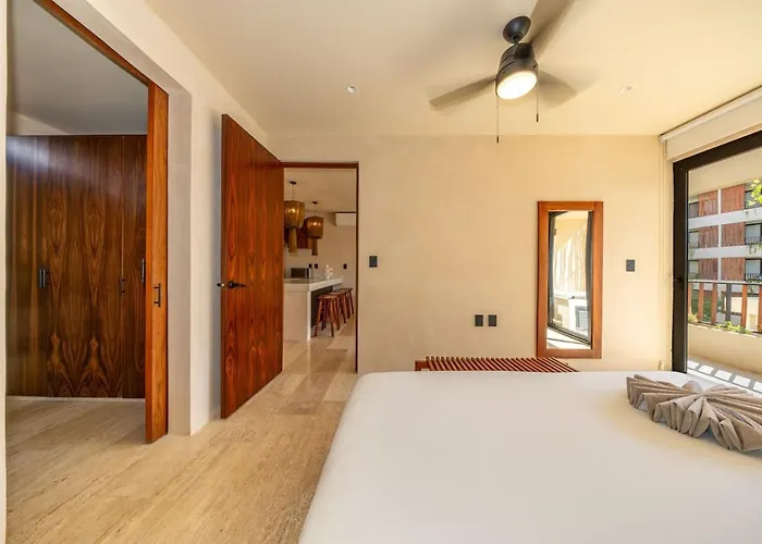 Modern 1br W Private Jacuzzi Pool Balcony *