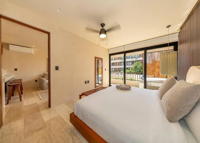 Modern 1br W Private Jacuzzi Pool Balcony