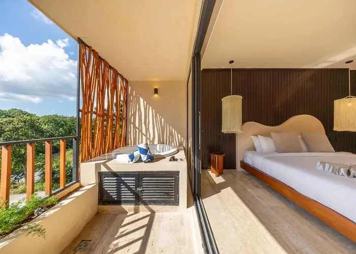 Modern 1br W Private Jacuzzi Pool Balcony Apartamento
