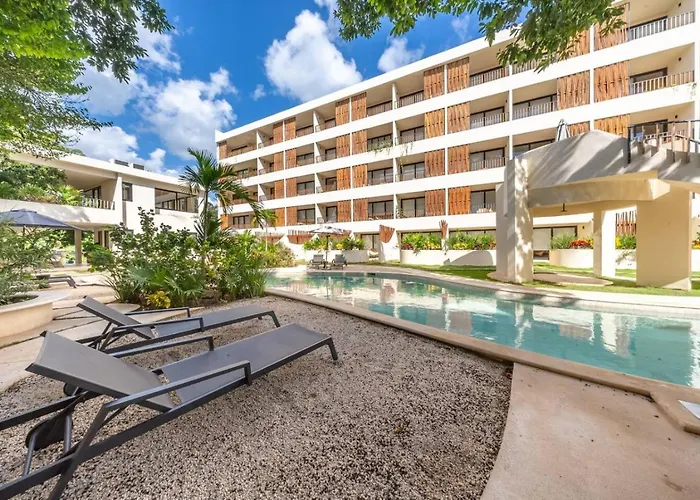 Modern 1br W Private Jacuzzi Pool Balcony Apartamento *